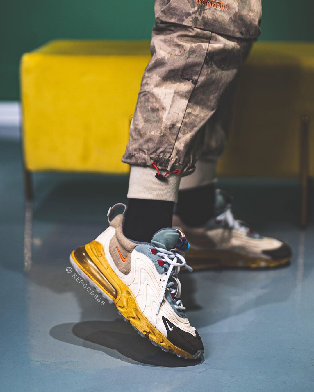 Nike,Air Max 270 React 2020,Tr  Travis Scott 联名新鞋上脚来了！同款鞋型还有「平民配色」