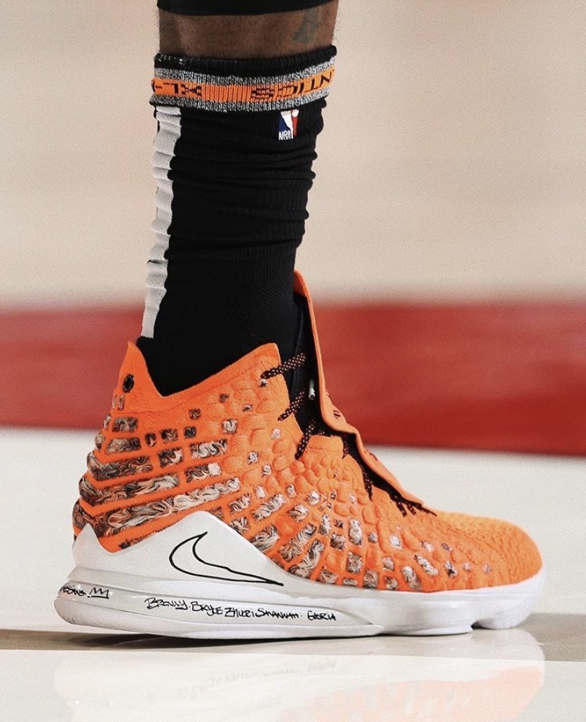 Nike,LeBron 17  詹皇上脚全新 LeBron 17 联名配色！可惜你买不到...