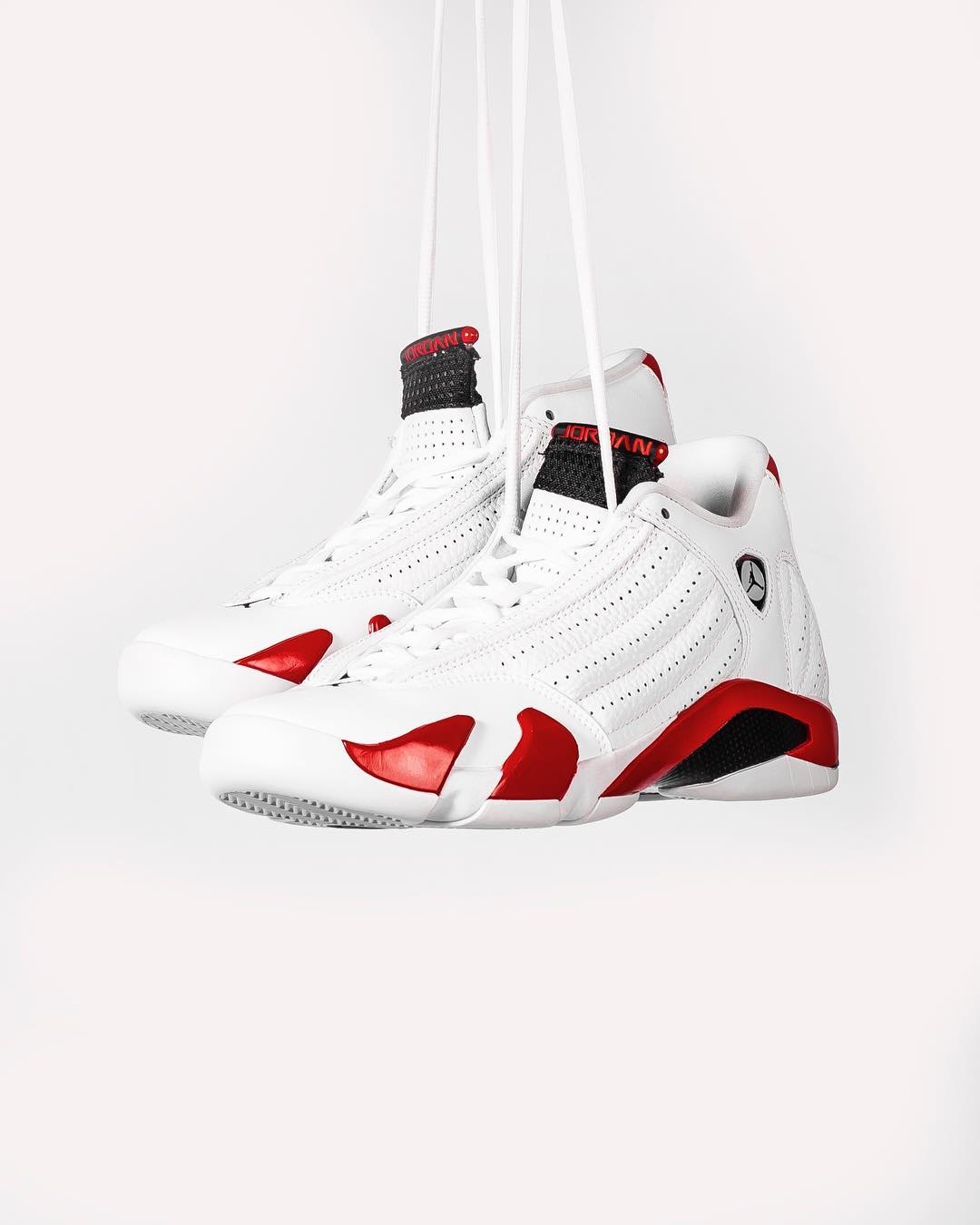 Nike,Air Jordan,发售  渣渣灰 AJ1 暴涨 3K！去年你说「元年复刻就倒闭」！现在全都起飞了！