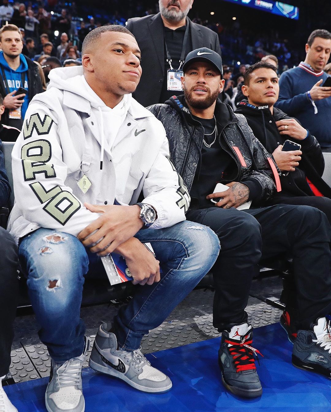Dior,AJ1,Air Jordan 1  姆巴佩上脚 Dior x AJ1！旁边的内马尔脚上也有狠鞋！