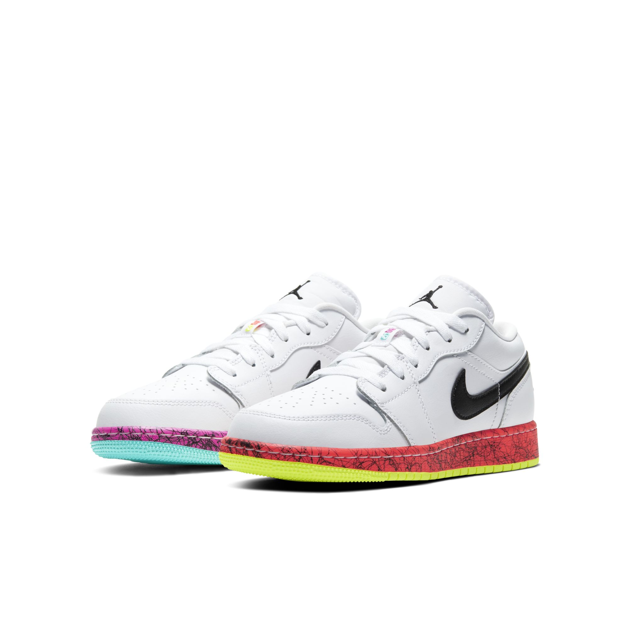 Jordan,AJ1,Air Jordan 1 Low  绝对吸睛的鸳鸯设计！两双 Jordan 新品首次曝光