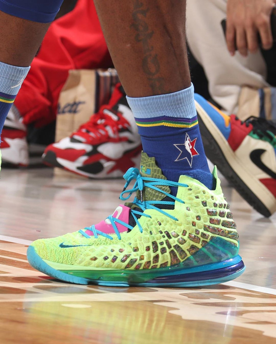 LeBron 17,Nike,发售,明星,上脚,CV8075  詹姆斯全明星赛上脚！空中大灌篮 LeBron 17 还有隐藏配色！
