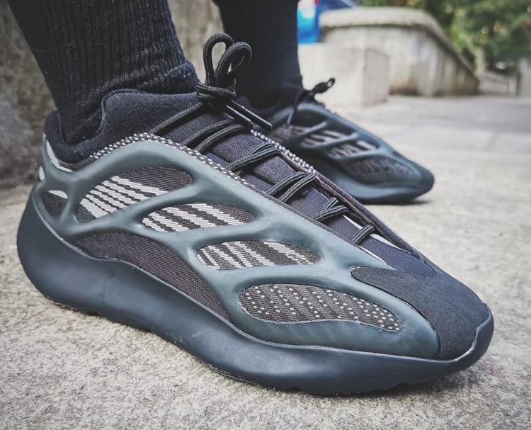 adidas,Yeezy 700 V3,Alvah,H677  黑武士 Yeezy 700 V3 下月大范围发售！全家族尺码货量预计不小！