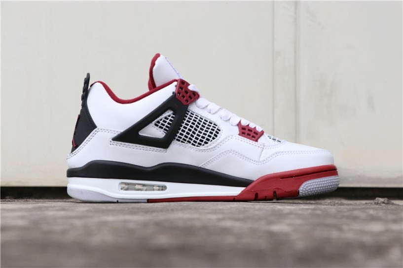 AJ4,Air Jordan 4,发售  去年无数人想要的跳票王！传闻白红 AJ4 年底发售！