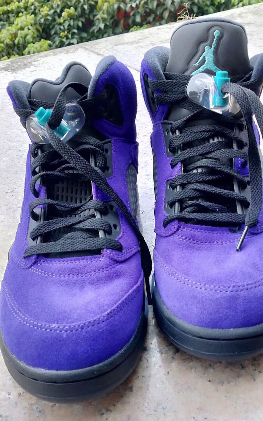 AJ5,Air Jordan 5,136027-500,发售  紫葡萄 Air Jordan 5 最新实物曝光！六月底正式发售