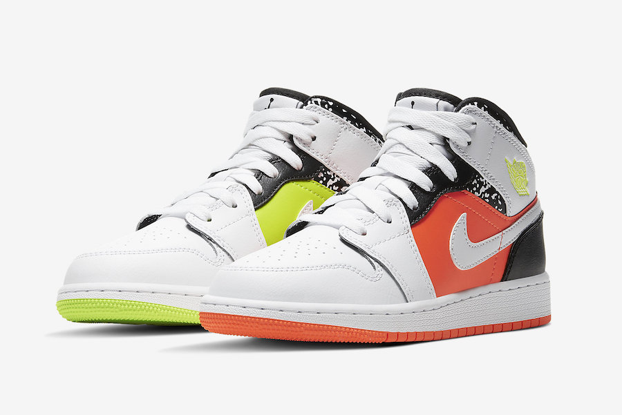 554725-870,Air Jordan 1 Mid,AJ  鸳鸯撞色 + 黑白泼墨！这双 Air Jordan 1 新品吸睛指数爆表！