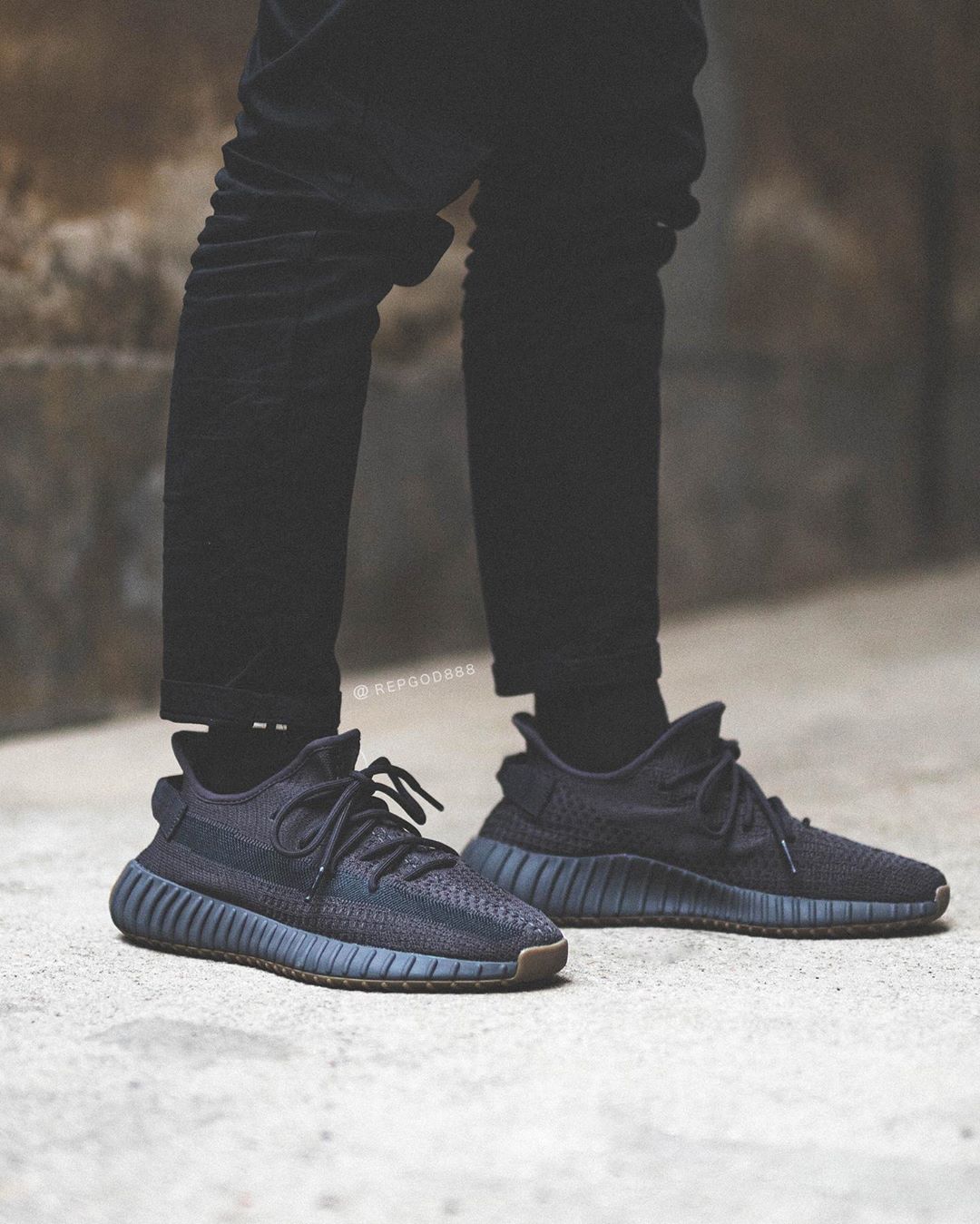 Yeezy 350 V2,Air Jordan 4,AJ4,  市价均高于原价！今早四双重磅球鞋发售！你抢到了吗？