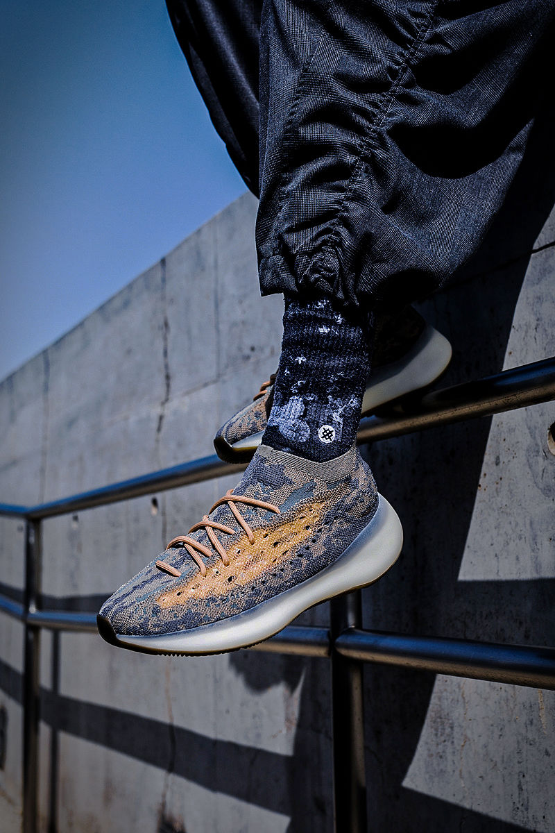 FX9764,Yeezy 380,Yeezy  市价高于原价！今年第一双 Yeezy 380 开始登记！增高效果太爽了！