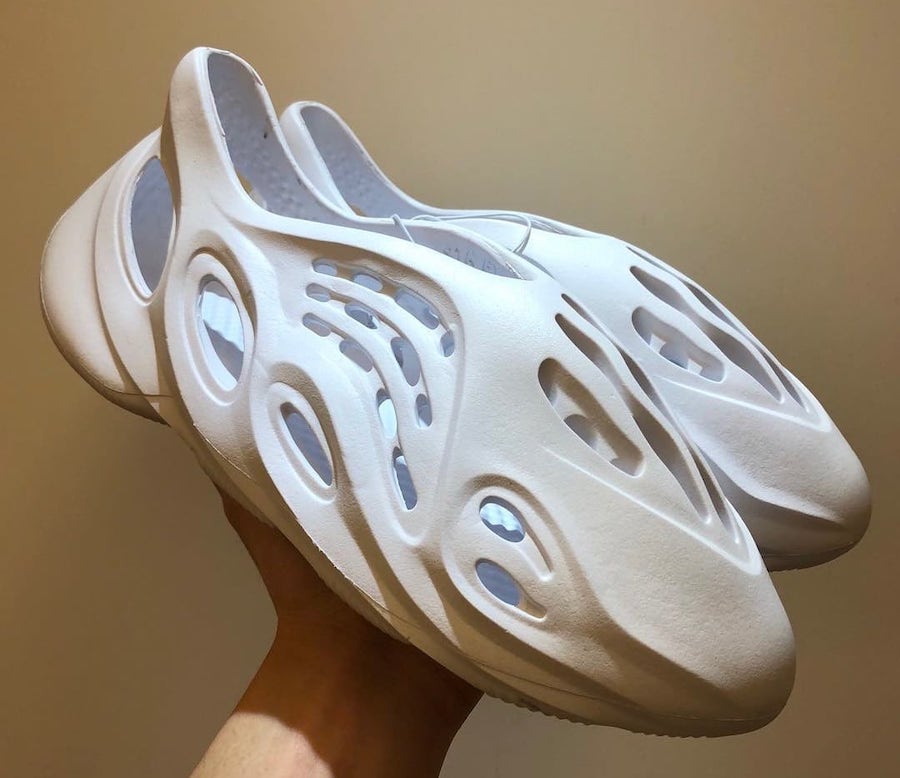 Yeezy Foam Runner  Yeezy Foam Runner 四款配色实物曝光！预计今夏发售！