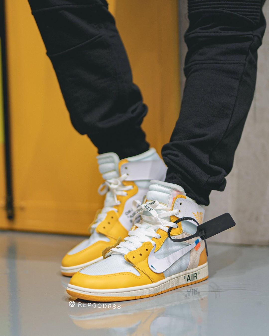 OFF-WHITE,AJ1,Air Jordan 1,上脚  白黄 OFF-WHITE x AJ1 上脚照首次曝光！颜值太高了！
