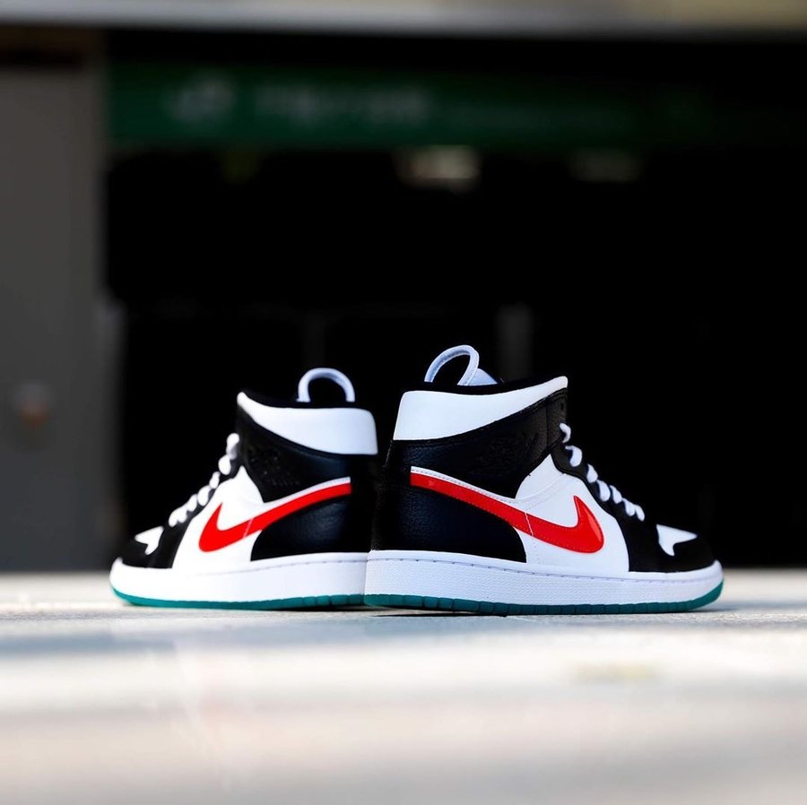 Air Jordan 1 Mid,AJ1,发售,Q6472-  黑白配色 + 阴阳 Swoosh！全新配色 Air Jordan 1 Mid 现已发售！
