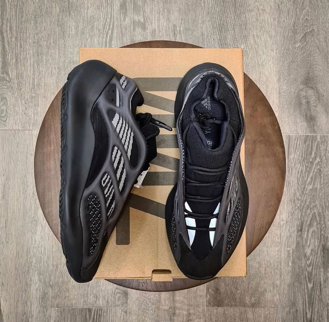 Yeezy,380,BLUE OAT,  「蓝燕麦」 满天星 Yeezy 380 实物细节释出！这配色打几分？