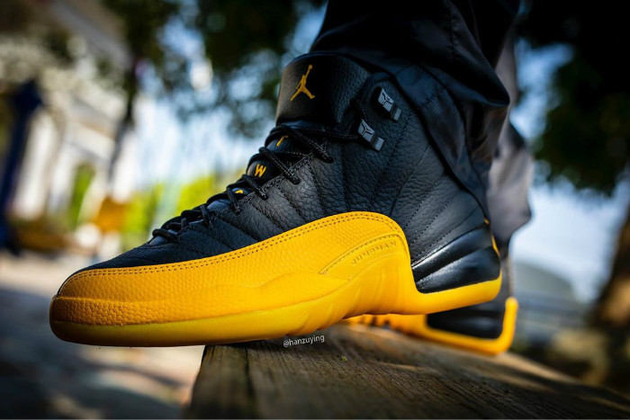 Air Jordan 12,AJ12,University  上脚效果超醒目！Air Jordan 12 带来活力新装扮！