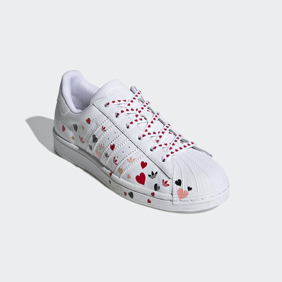 adidas Superstar,  前所未见的花色弹幕装饰！新配色 adidas Superstar 现已发售！