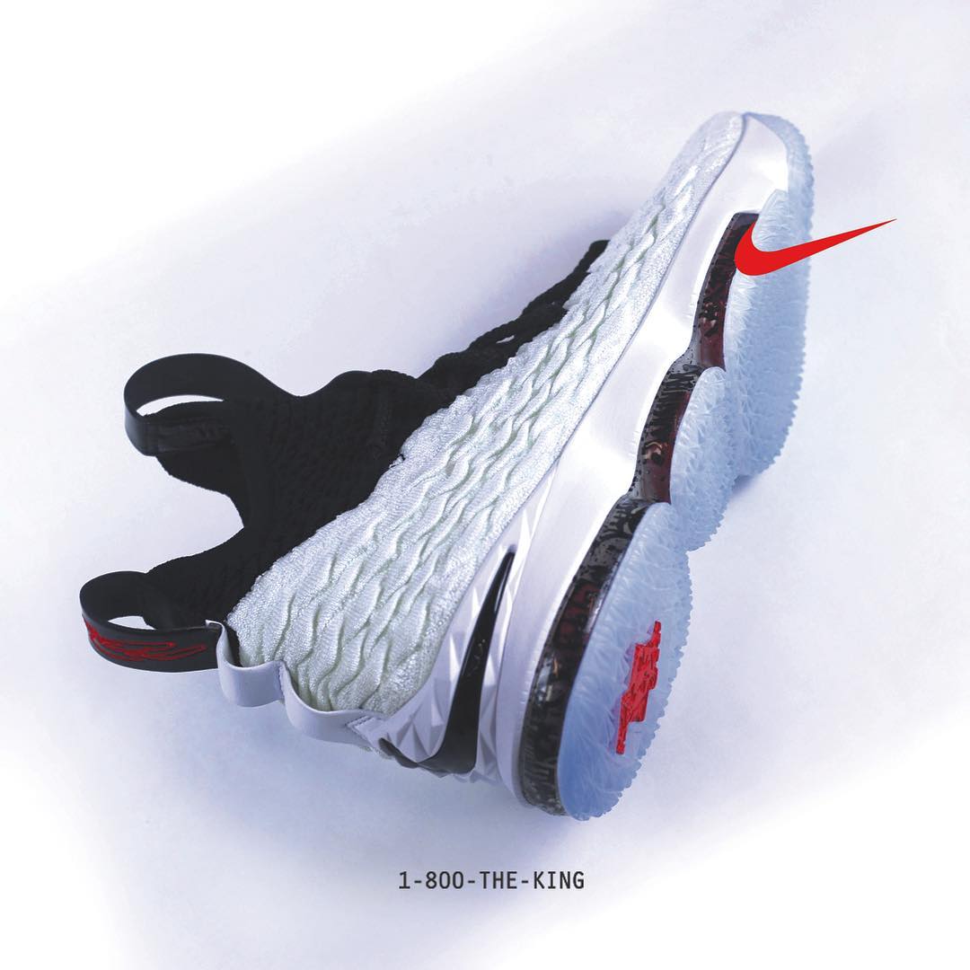 Nike,LeBron 17  稀有涂鸦 LeBron 4 复刻回归？原来是 LeBron 17 新配色...