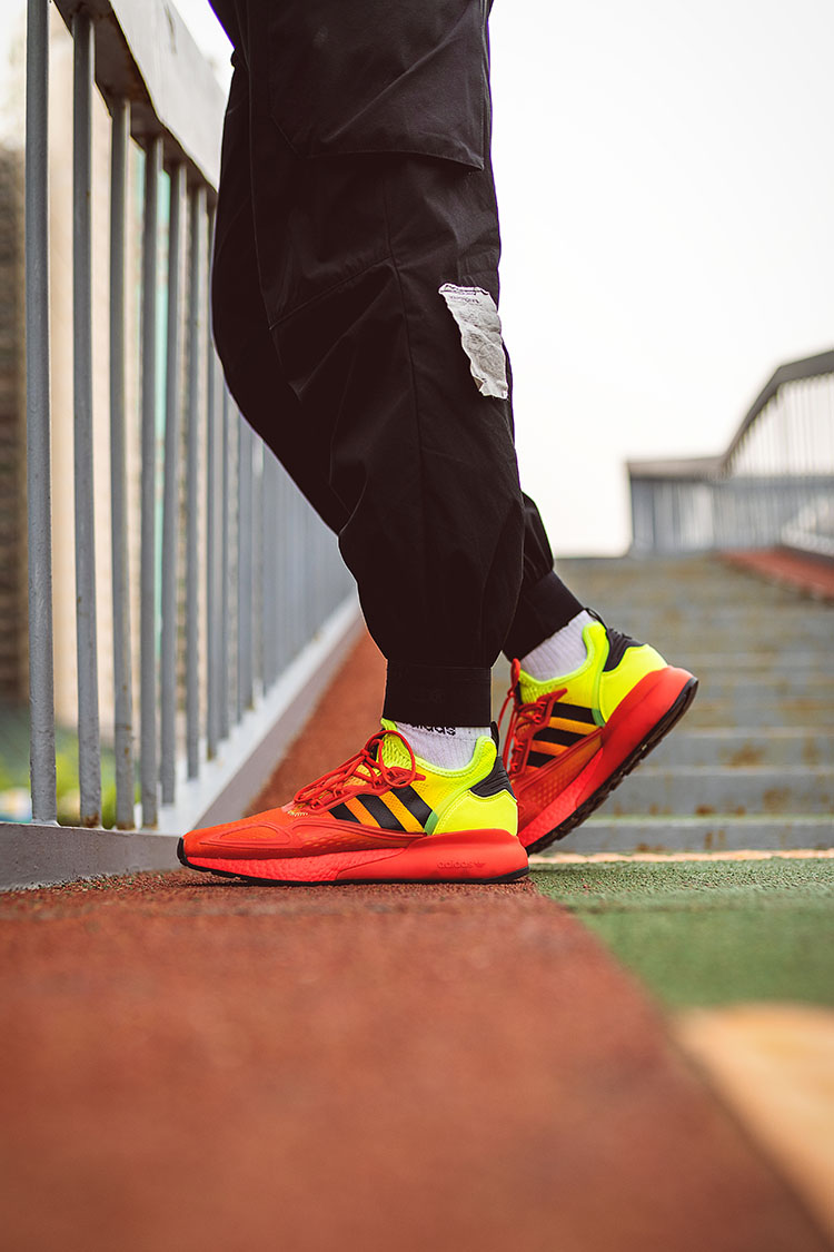 adidas,adidas,  脚感 “爽” 到犯规！上脚还有惊喜！这双千元级明星同款太香了！