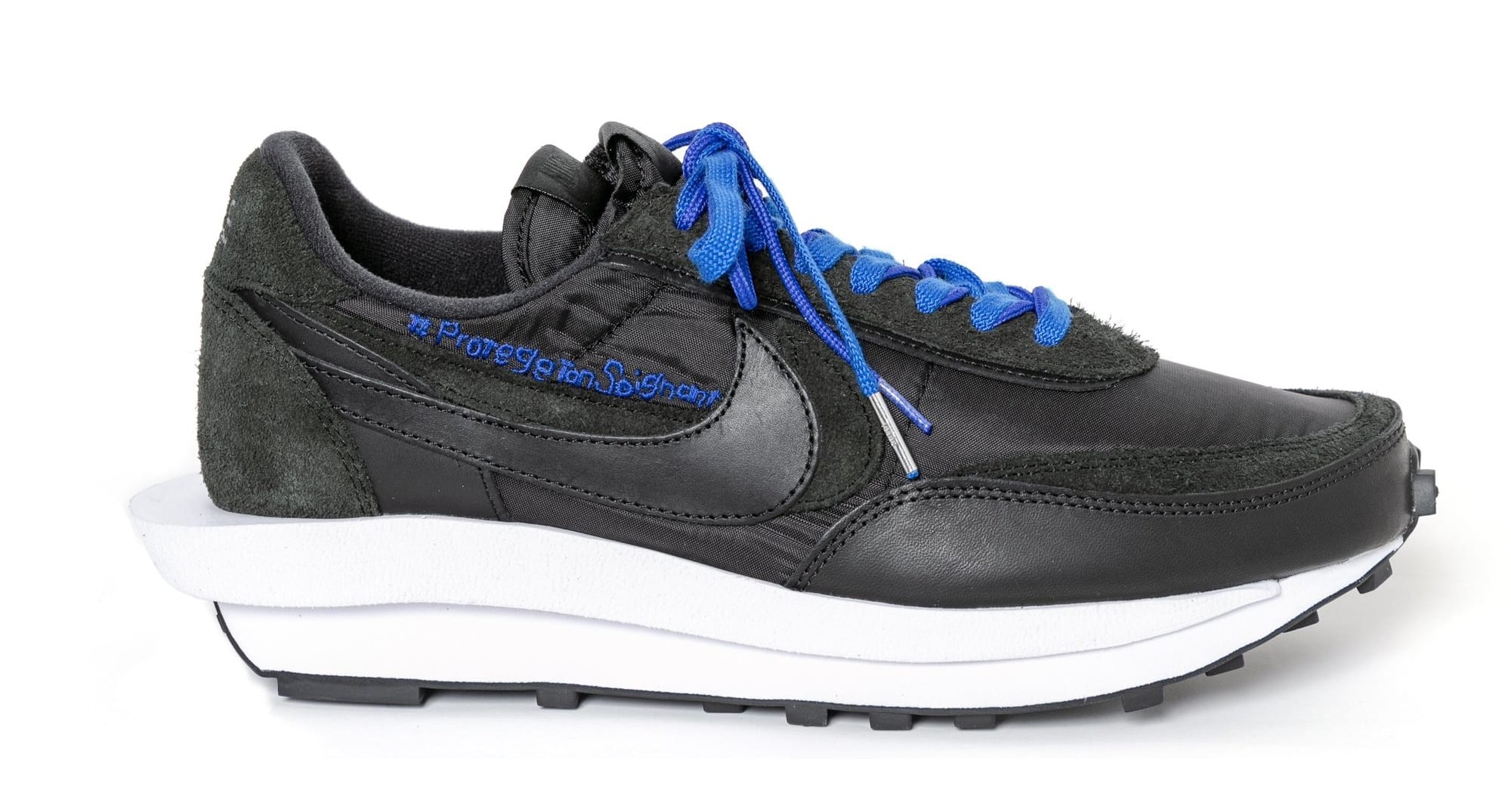 sacai,Nike  拍卖级 sacai x Nike 什么样？一双七万可能都买不到！
