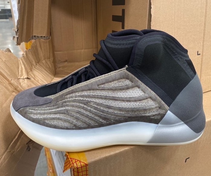 YEEZY,QNTM,BARIUM,  YEEZY QNTM 篮球鞋新配色曝光！预计下月发售！