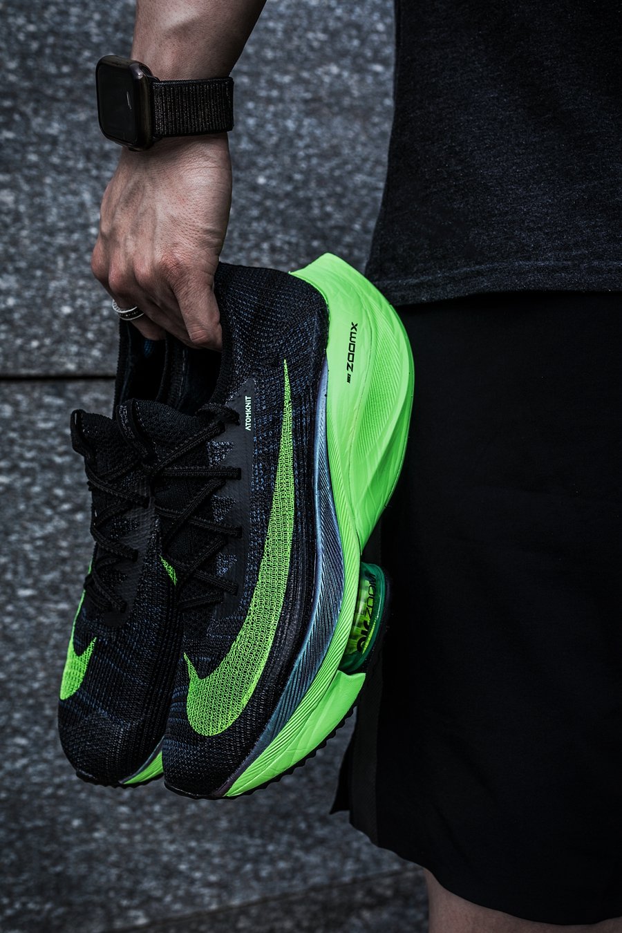 Nike,Air Zoom Tempo NEXT%  「耐克神鞋」对手来了！一千出头买满配！杠精都挑不出毛病！