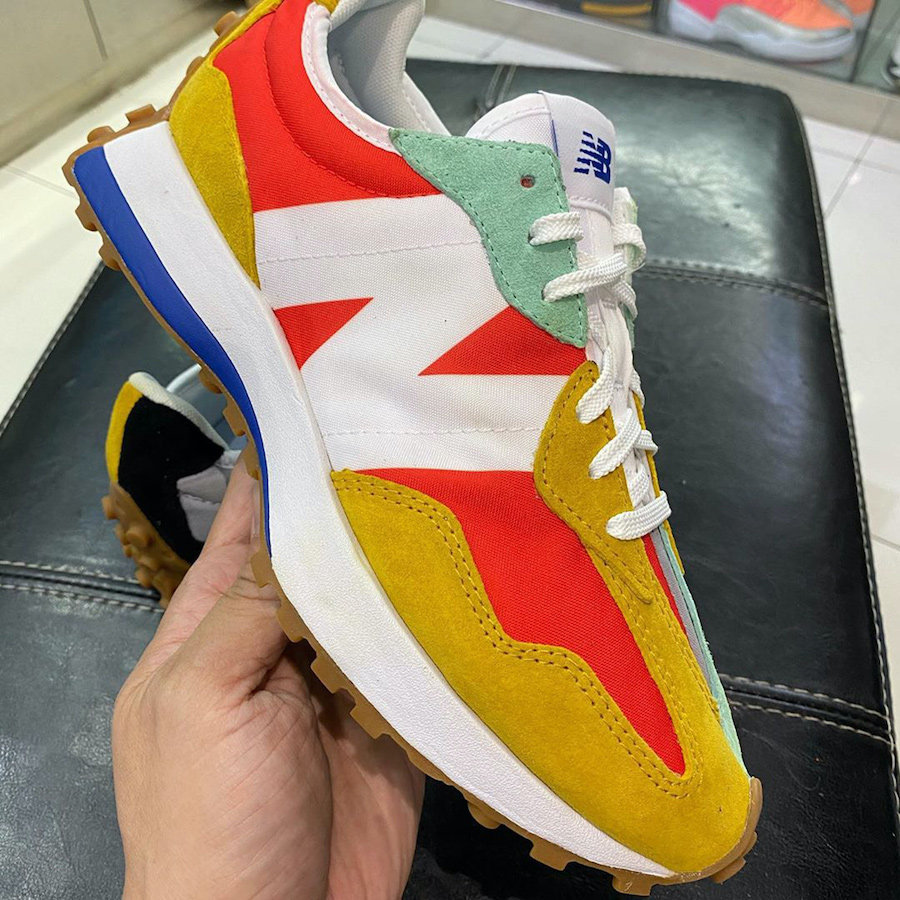 New Balance 327  独具一格的鸳鸯配色！全新 New Balance 327 即将发售！