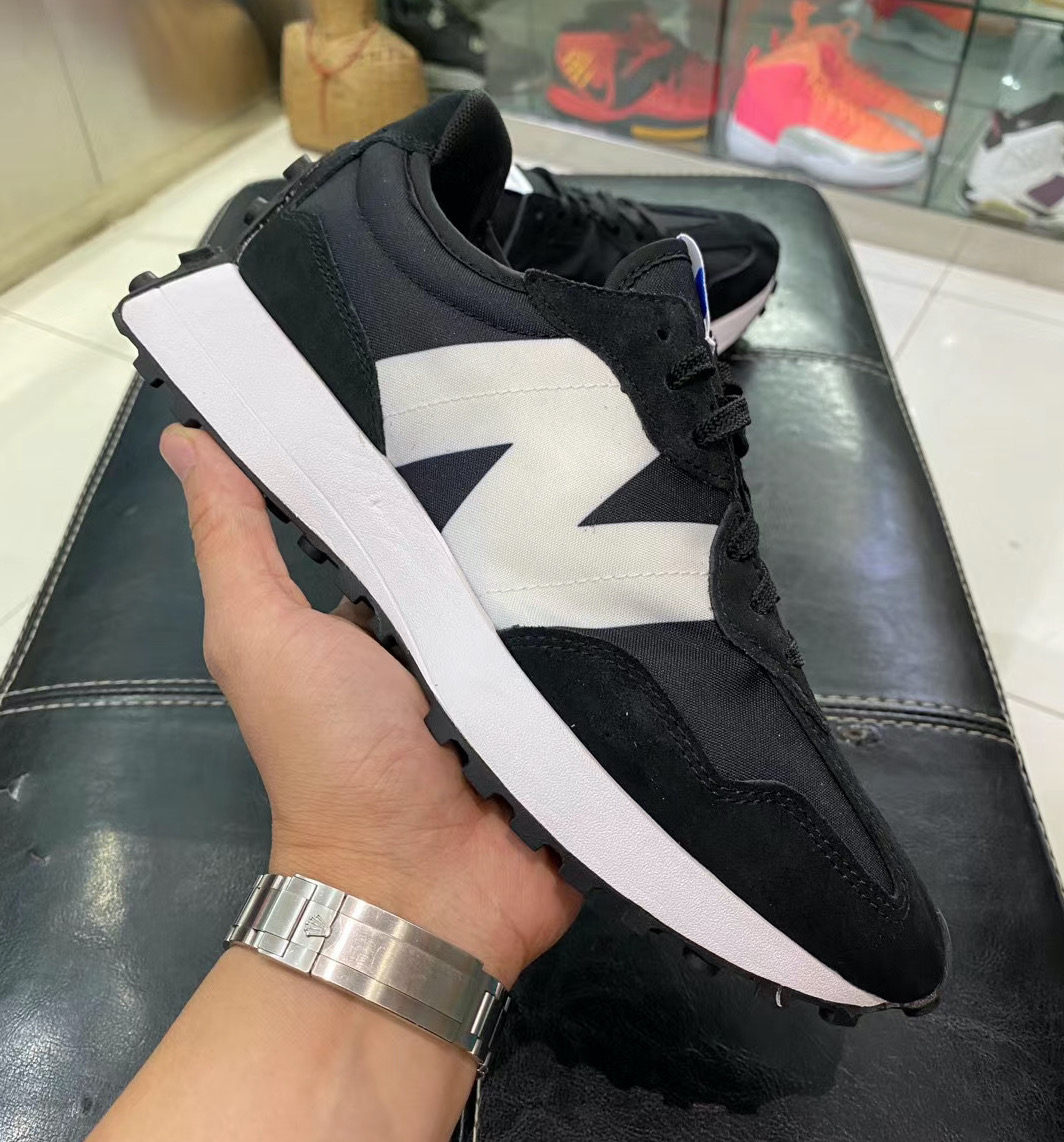 New Balance 327,NB  酷劲十足的黑白配色 New Balance 327！今夏发售！