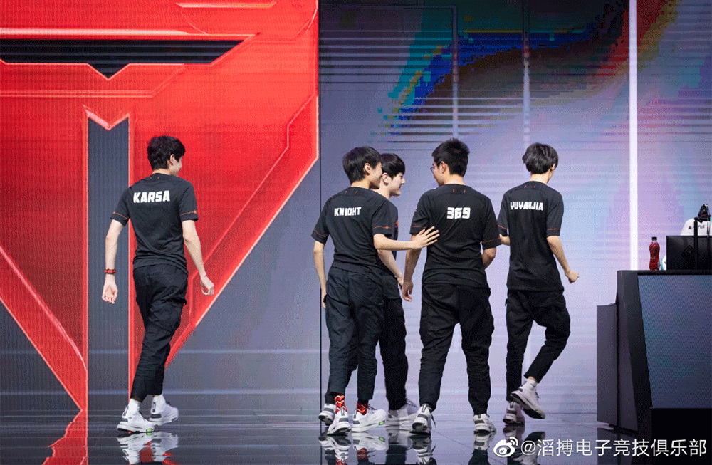 Nike,Air Zoom Division  4 块气垫 + 更高性价比！夏天就该穿这种「宝藏球鞋」！