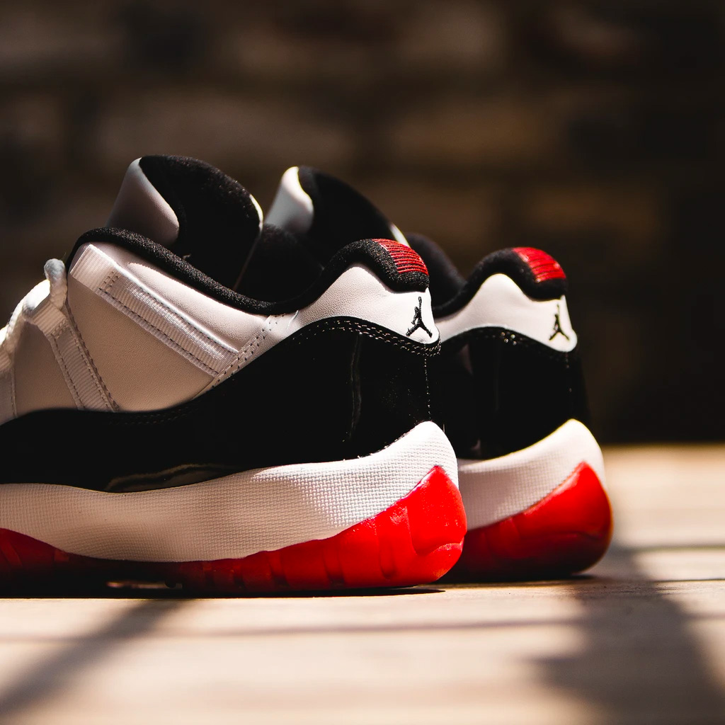 AV2187-160,AJ11,Air Jordan 11 AV2187-160 实物美图欣赏，黑红康扣 Air Jordan 11 Low