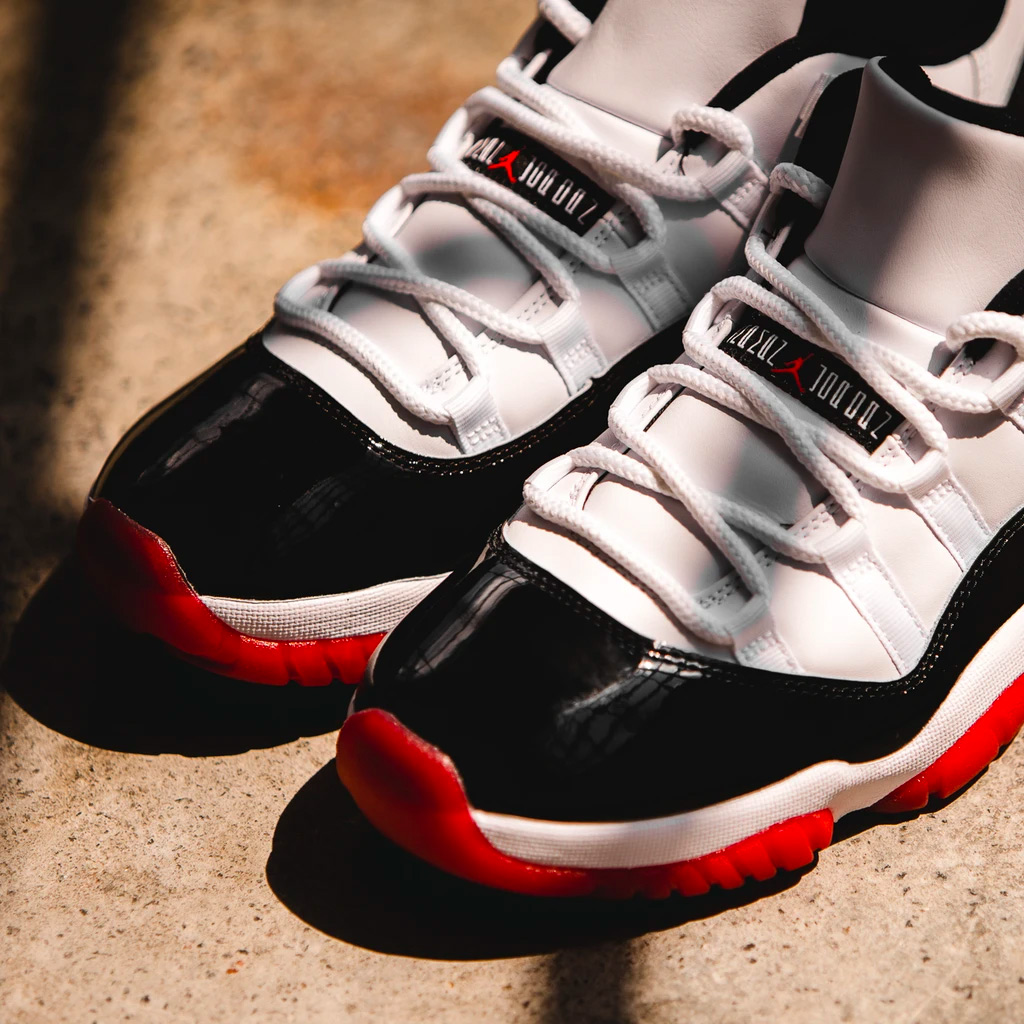 AV2187-160,AJ11,Air Jordan 11 AV2187-160 实物美图欣赏，黑红康扣 Air Jordan 11 Low