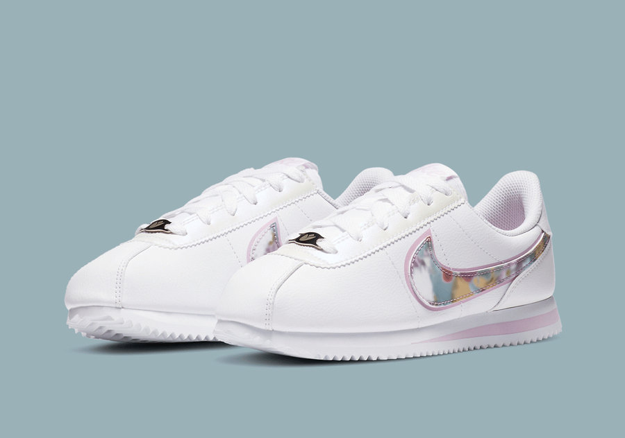Nike,Cortez SE,CN8145-100,发售  少女感爆棚！全新配色 Nike Cortez SE 现已发售！