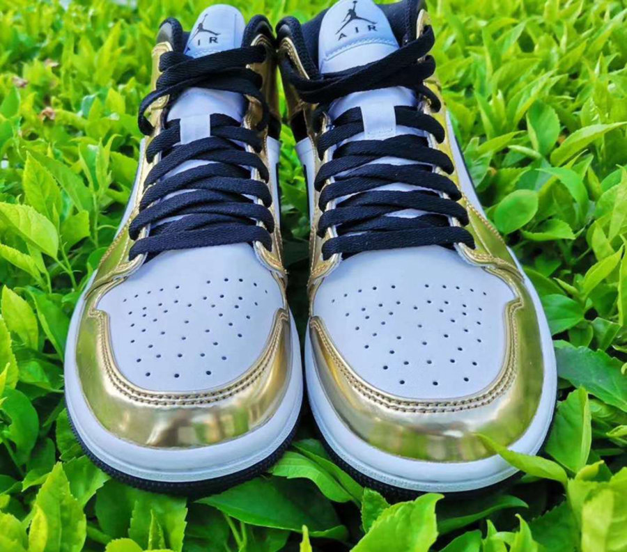 Air Jordan 1 Mid,Metallic Gold  金色才叫奢华！全新 Air Jordan 1 Mid 实物曝光！