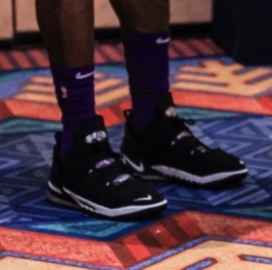 Nike,詹姆斯,明星,上脚,LeBron 18  詹姆斯上脚神秘新鞋！莫非是下一代战靴？！