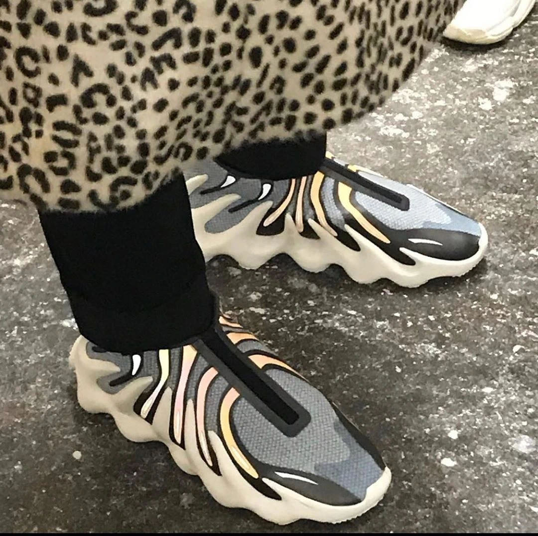 Kanye,Yeezy451,发售  Yeezy 451 传出上脚新图！竟然与侃爷曝光的不一样...