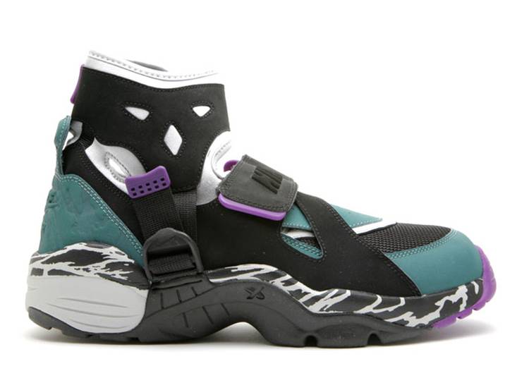 COMME des GARÇONS HOMME PLUS,N  CdG x Nike 联名新鞋曝光！依旧是拿手的高街范儿！