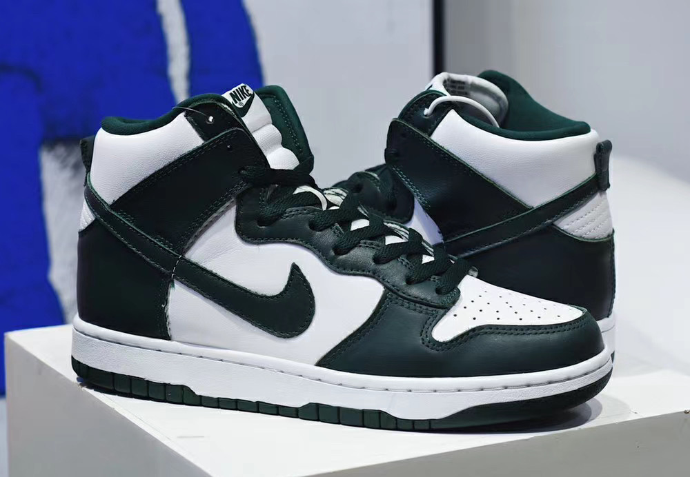 Nike,Dunk,CZ8149-100,发售  时隔 12 年回归，Virgil 超爱！白绿 Dunk Hi 下月发售