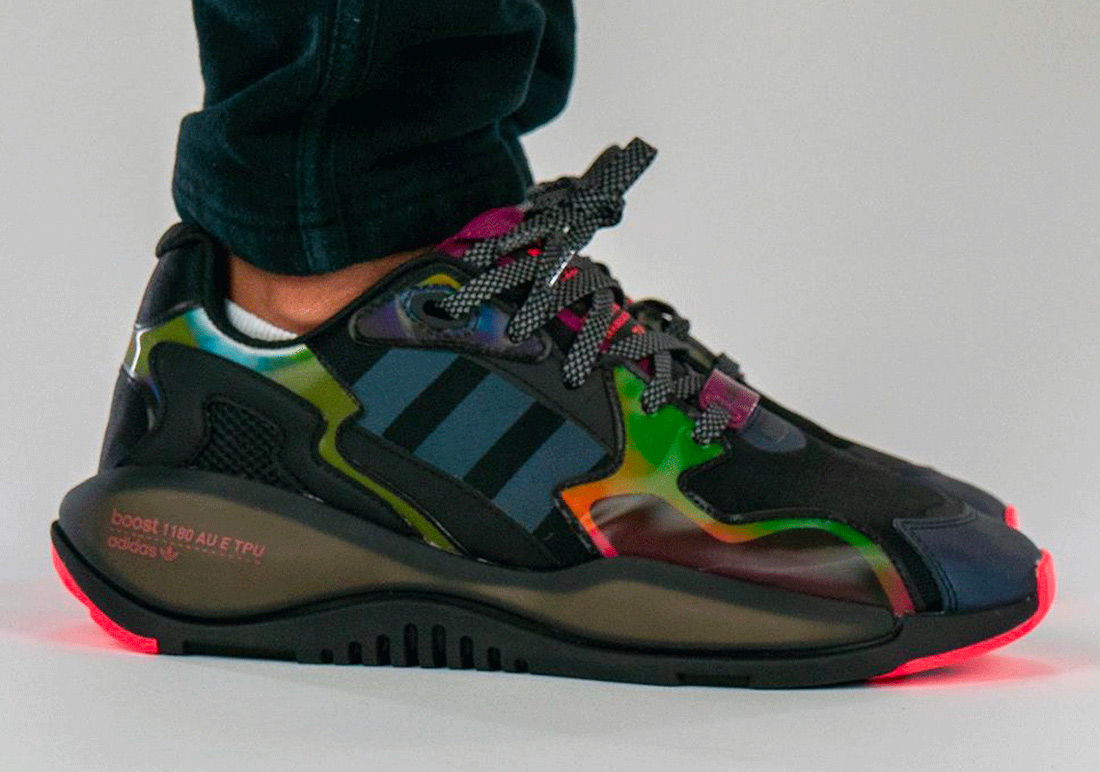 atmos,adidas  这双 atmos x 三叶草联名鞋既有脚感，又酷得很低调！