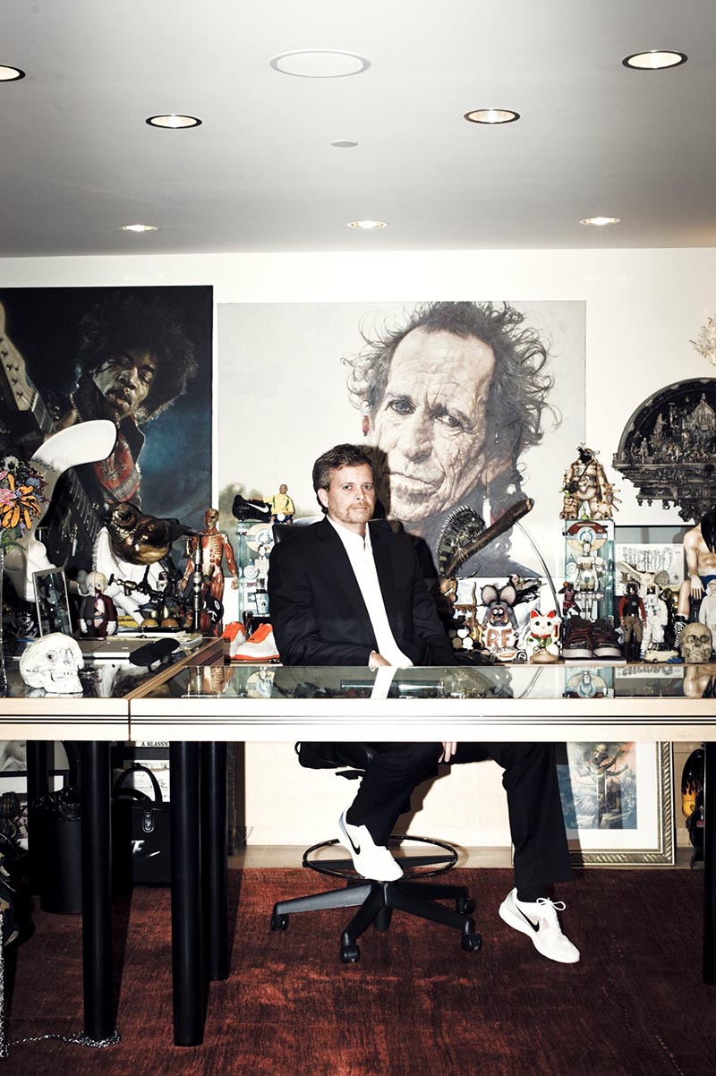 Nike CEO,Mark Parker,马克·帕克  耐克前 CEO 私藏 7000 件宝贝！蝙蝠侠亲穿战靴，还有鞋做的狗、虫做的鞋！