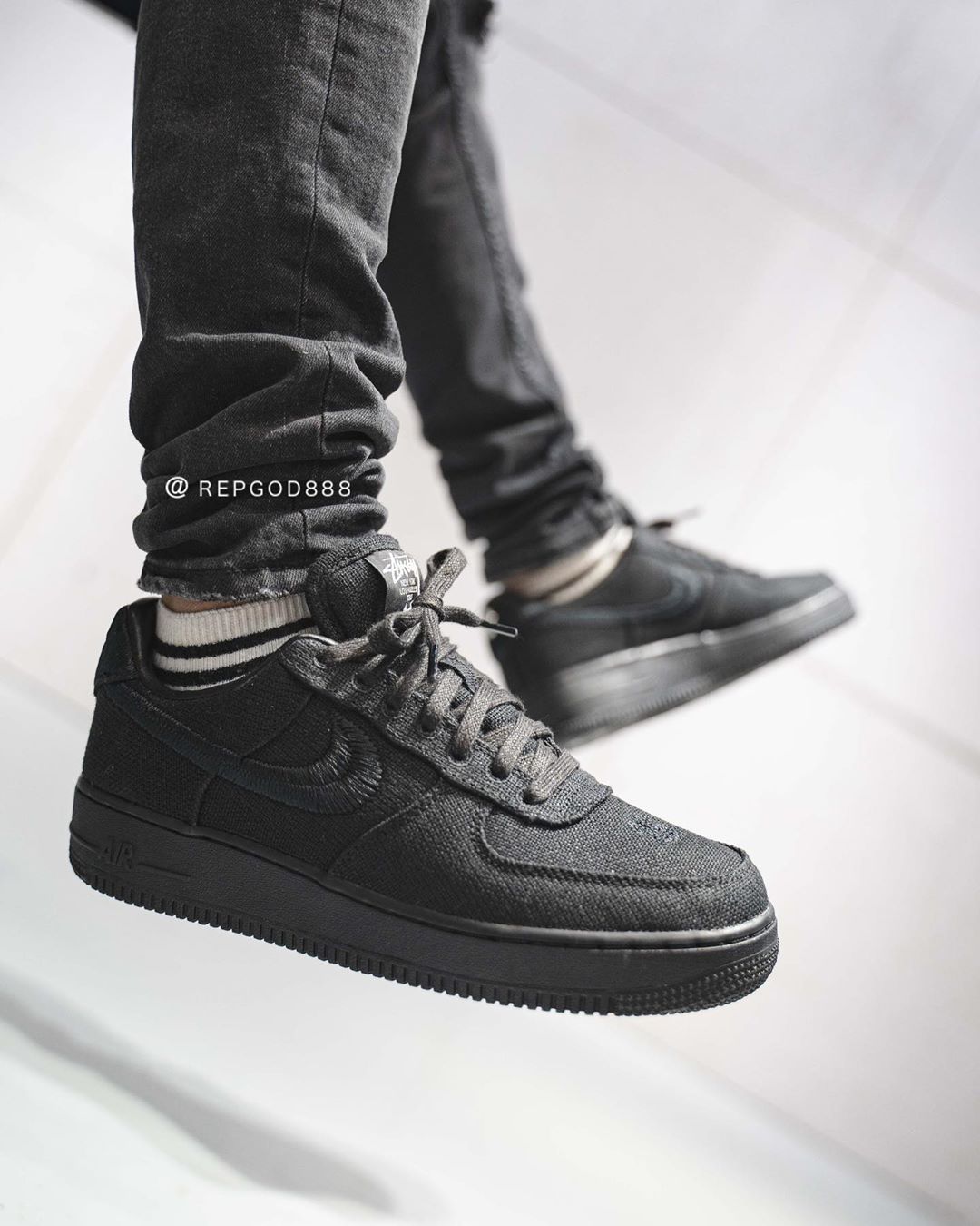 Nike,AF1,Air Force 1,CZ9084-20  Stussy x AF1 上脚果然香！两双配色你怎么选？