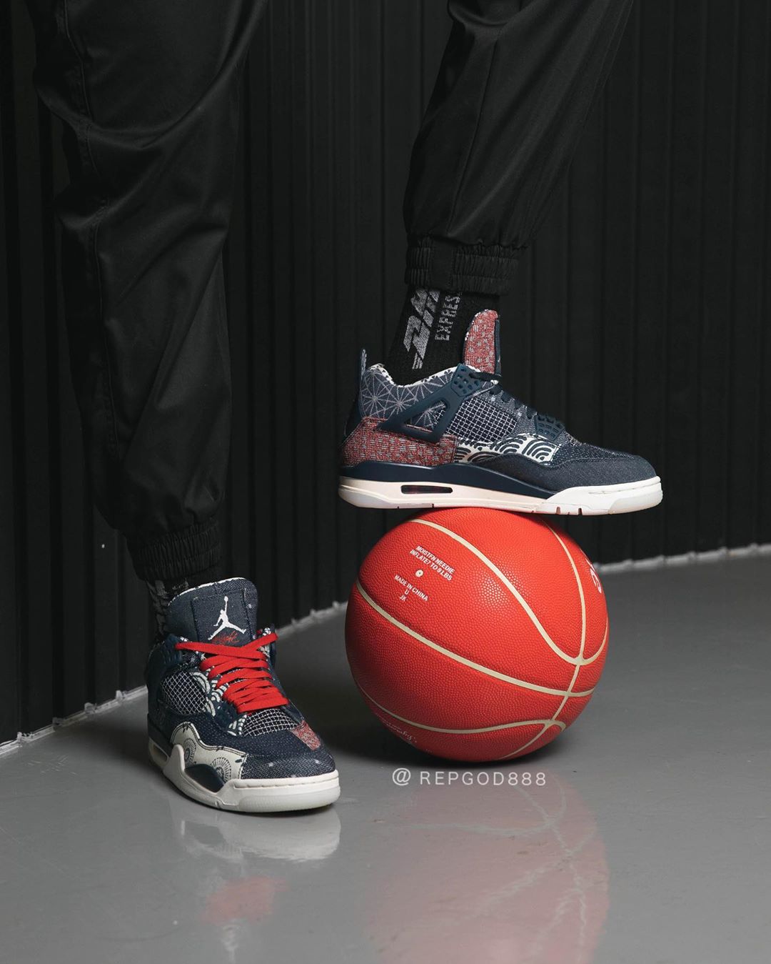 AJ4,Air Jordan 4,CW0898-400,发售  刺子绣 AJ4 上脚照终于来了！穿着果然高级！