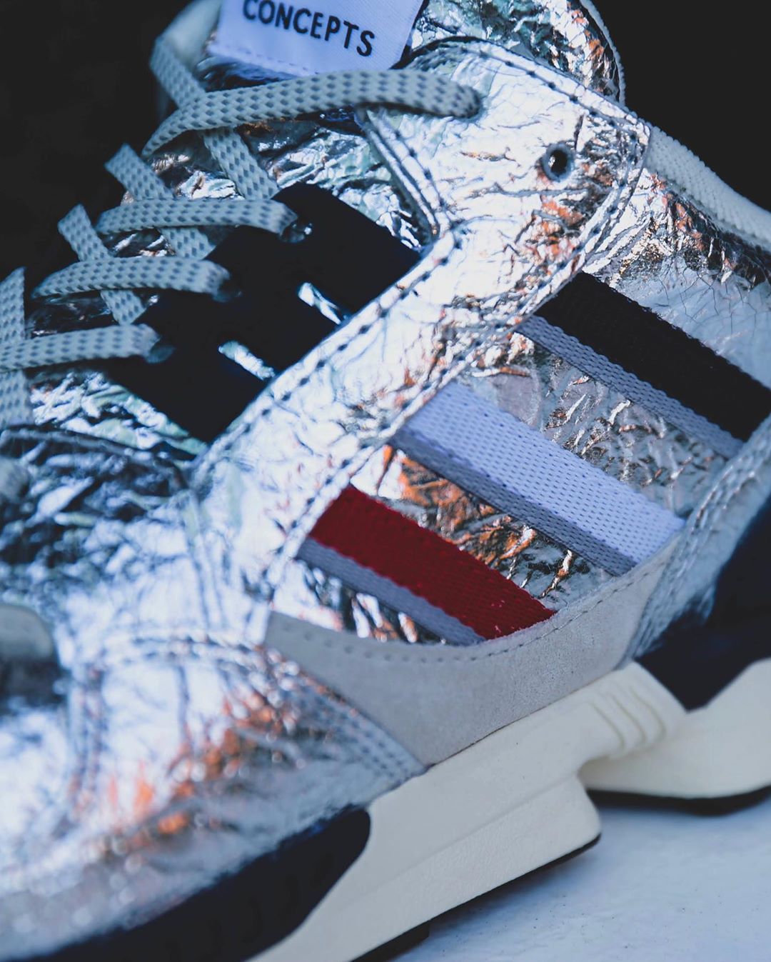 adidas,CONCEPTS ZX 9000  醒目赛博朋克风！adidas CONCEPTS ZX 9000 即将发售！