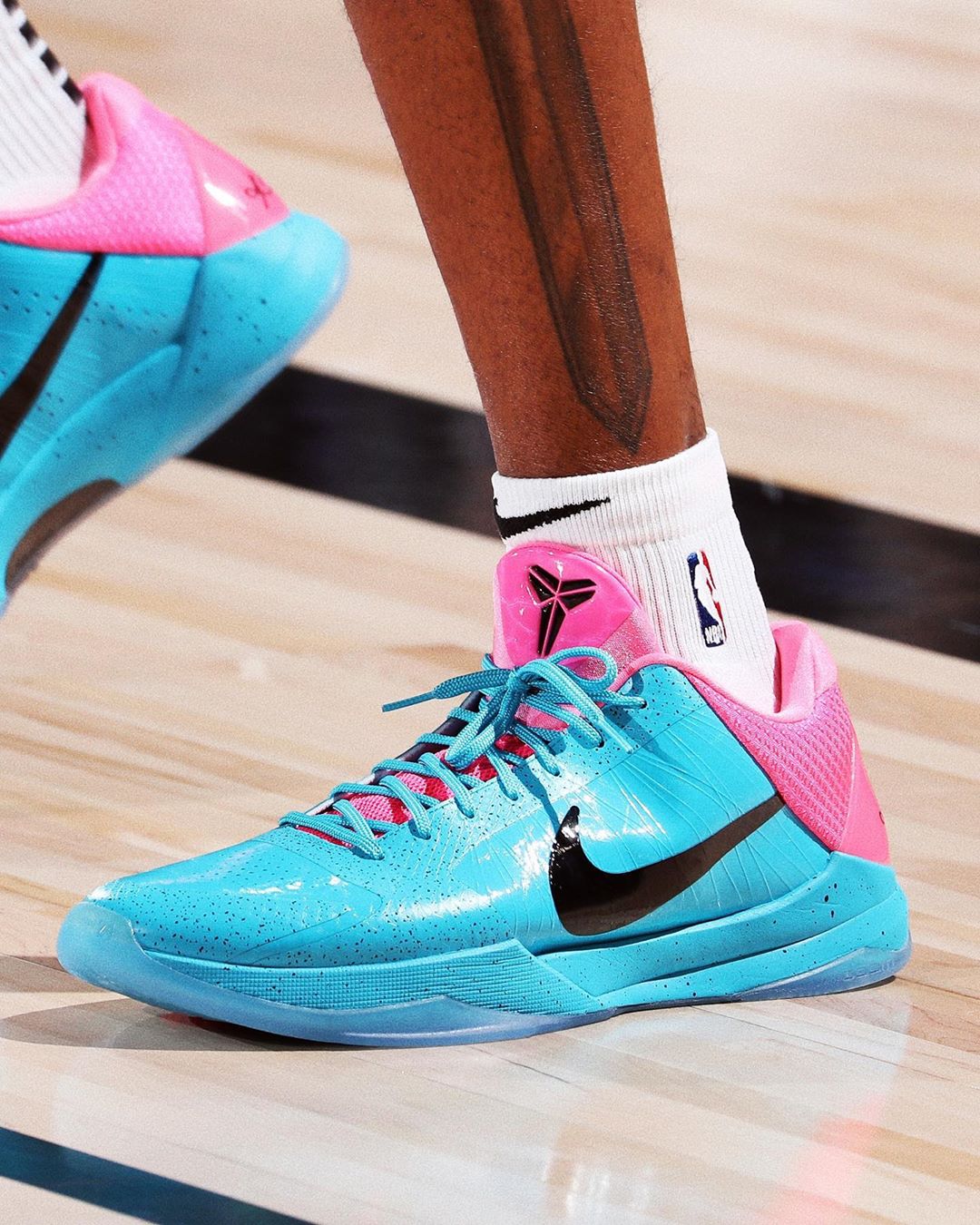 Nike,Kobe 5 Protro,Miami Vice,  太帅了！南海岸 ZK5 首度曝光！上脚的居然是...