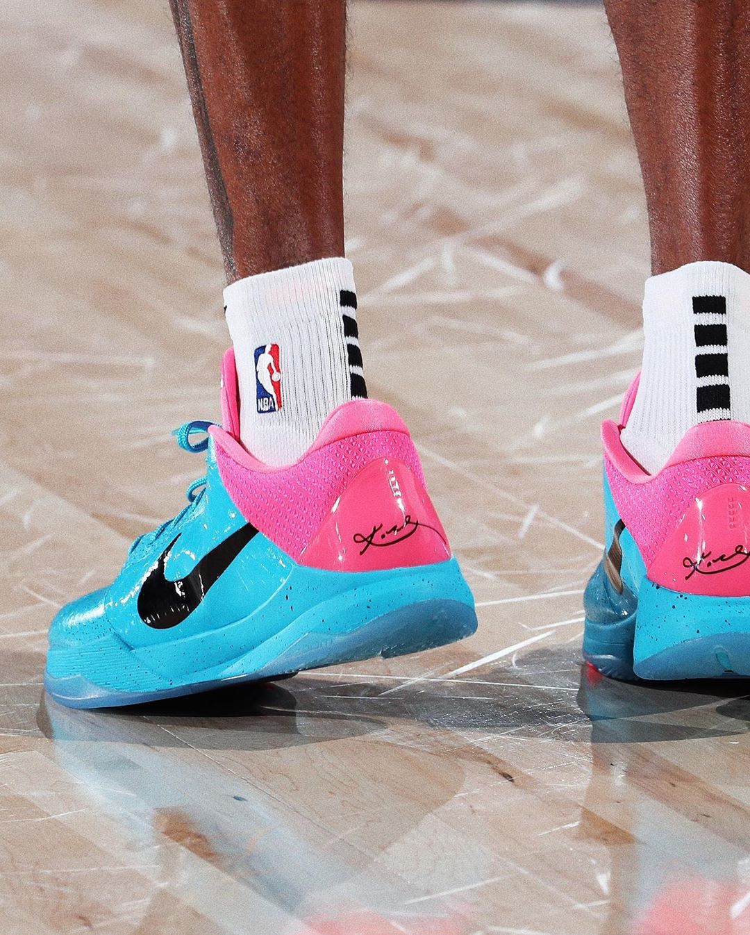 Nike,Kobe 5 Protro,Miami Vice,  太帅了！南海岸 ZK5 首度曝光！上脚的居然是...