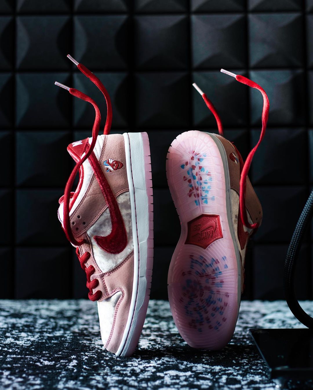 AJ1,Air Jordan 1,Dior  离谱！今年 10 双「富婆快乐鞋」均价破万！OW x AJ4 竟排倒数第一！