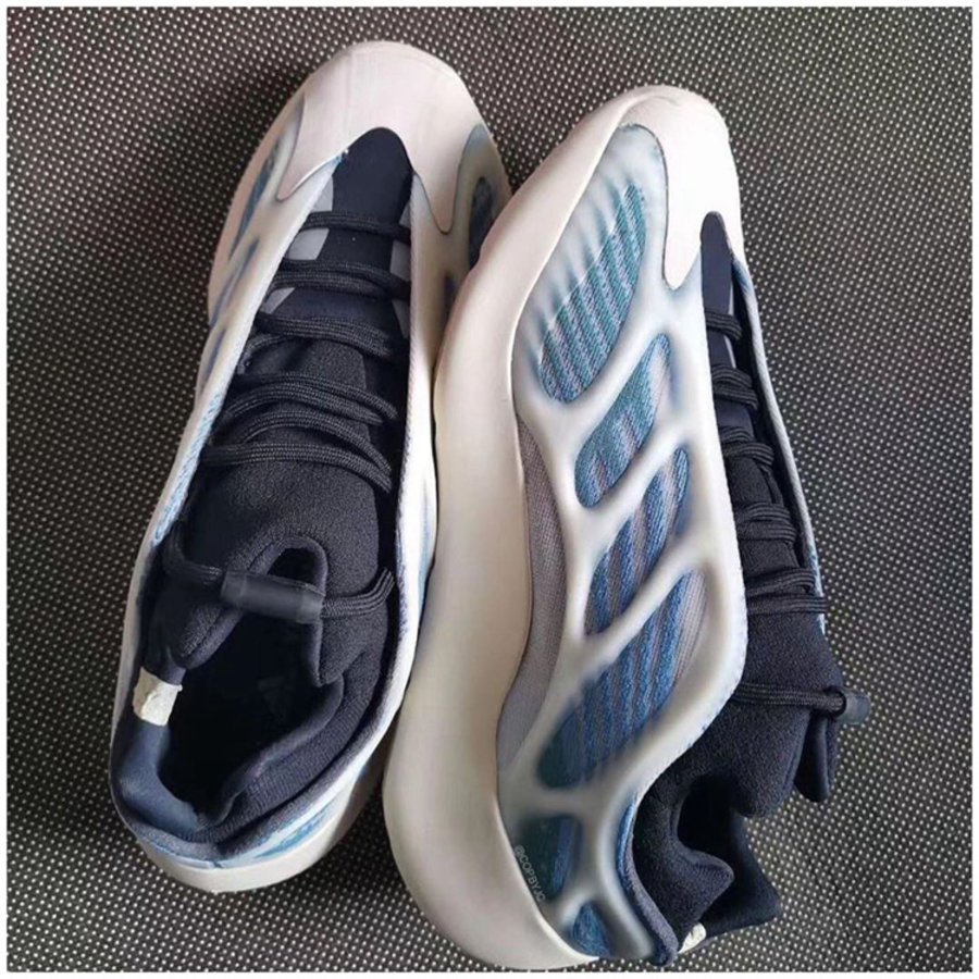 Yeezy,700 V3,Kyanite   酷似「极光」配色！全新 Yeezy 700 V3 曝光，颜值高到犯规！