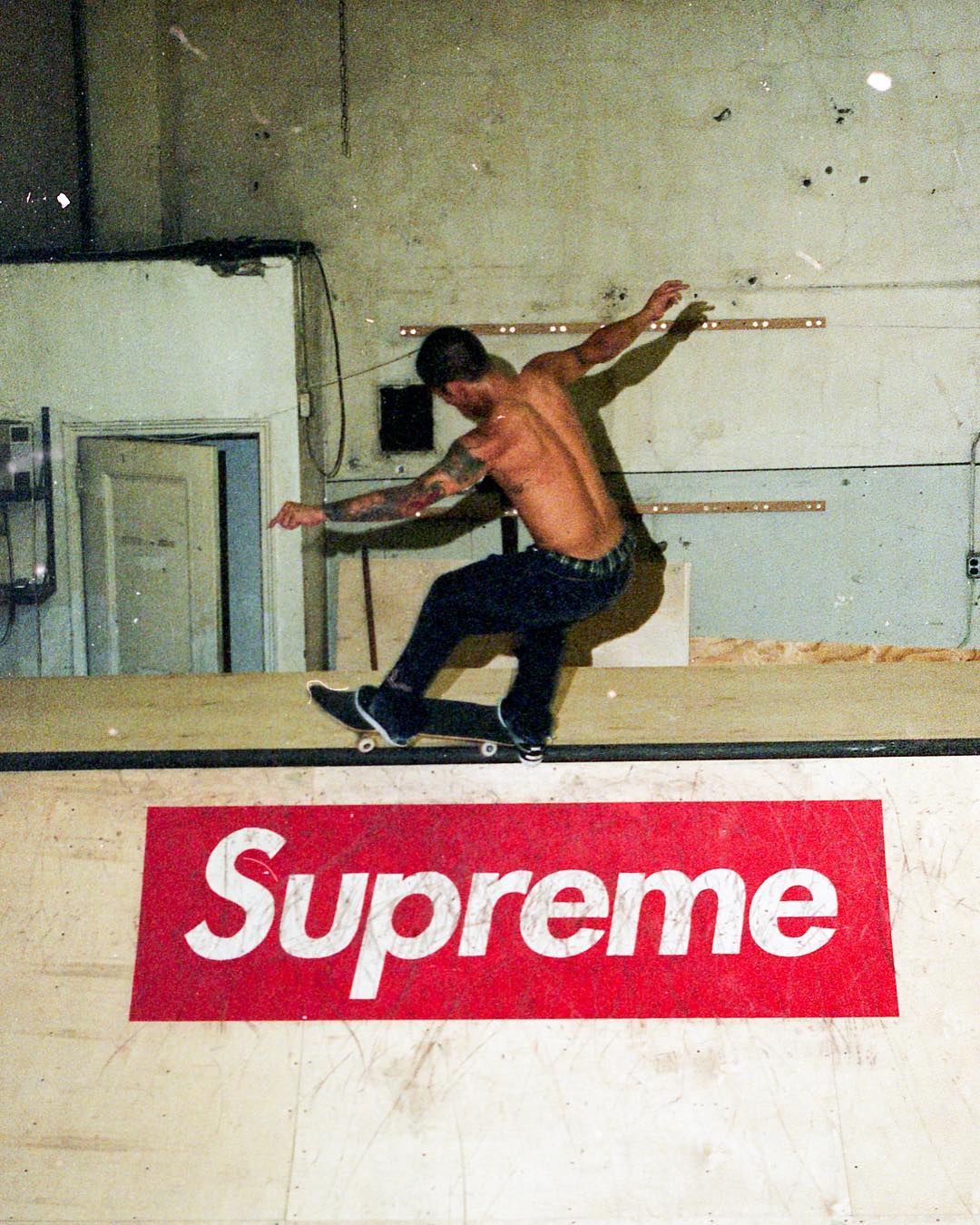 supreme,Nike,DH3228-100,DH3228  用 Supreme 经典设计但不联名？难道 Nike 和 Supreme 要...