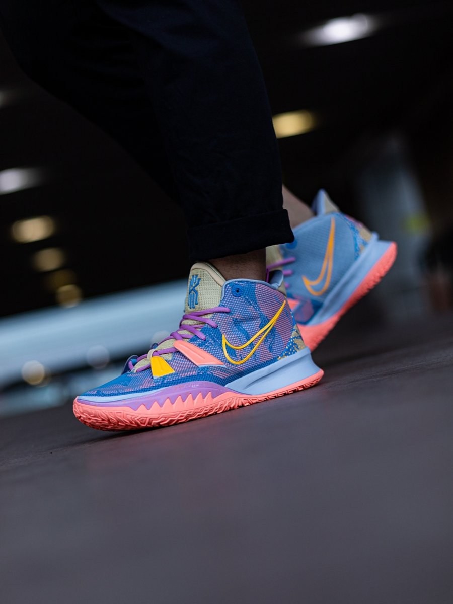 Nike,Kyrie 7,欧文  欧文 7 首发真会玩！网友：我太吃 Nike 这一套了！