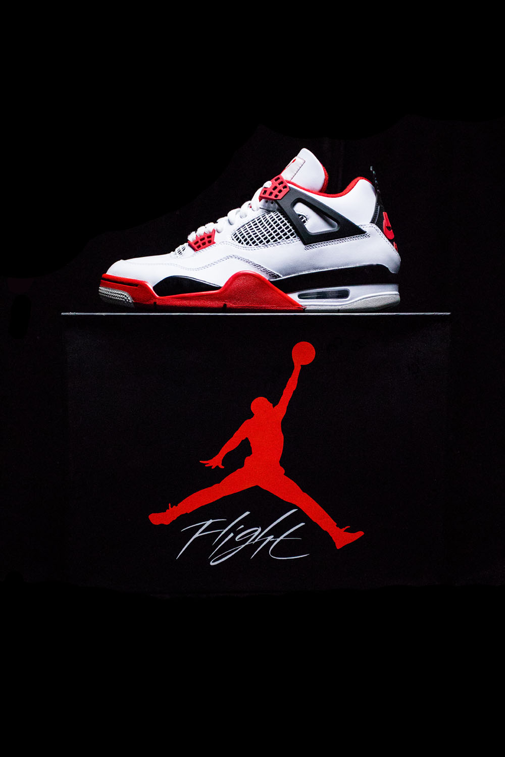 上脚,AJ4,Air Jordan 4,发售 DC7770-160 31 年首次完美复刻！今年最值得买的 AJ！白红 AJ4 全网最快上脚！
