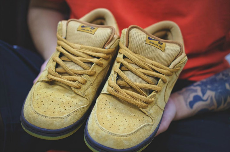 NikeSB Dunk Low Pro,Wheat Moch  超人气鞋型遇上秋冬最受欢迎配色！小麦 Dunk SB 即将发售！