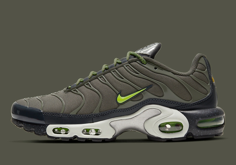 Nike,Air Max Plus,DB4609-300  硬朗军事风造型！全新配色 Air Max Plus 官图释出！