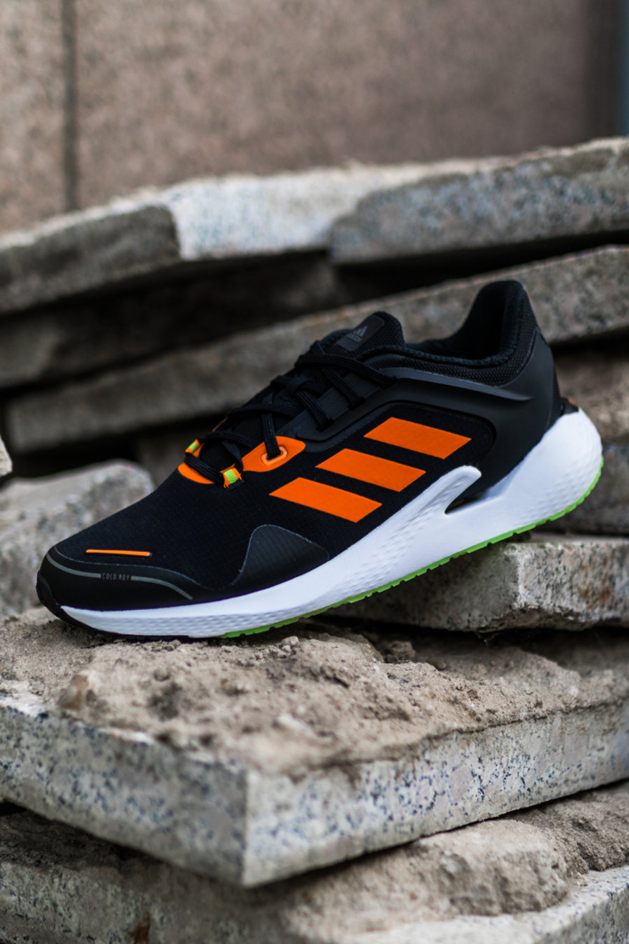 GuardPack,COLD.RDY,adidas  镂空中底 + 超大 TPU ！关键冬季穿这双鞋真不怕冻 jio 了！