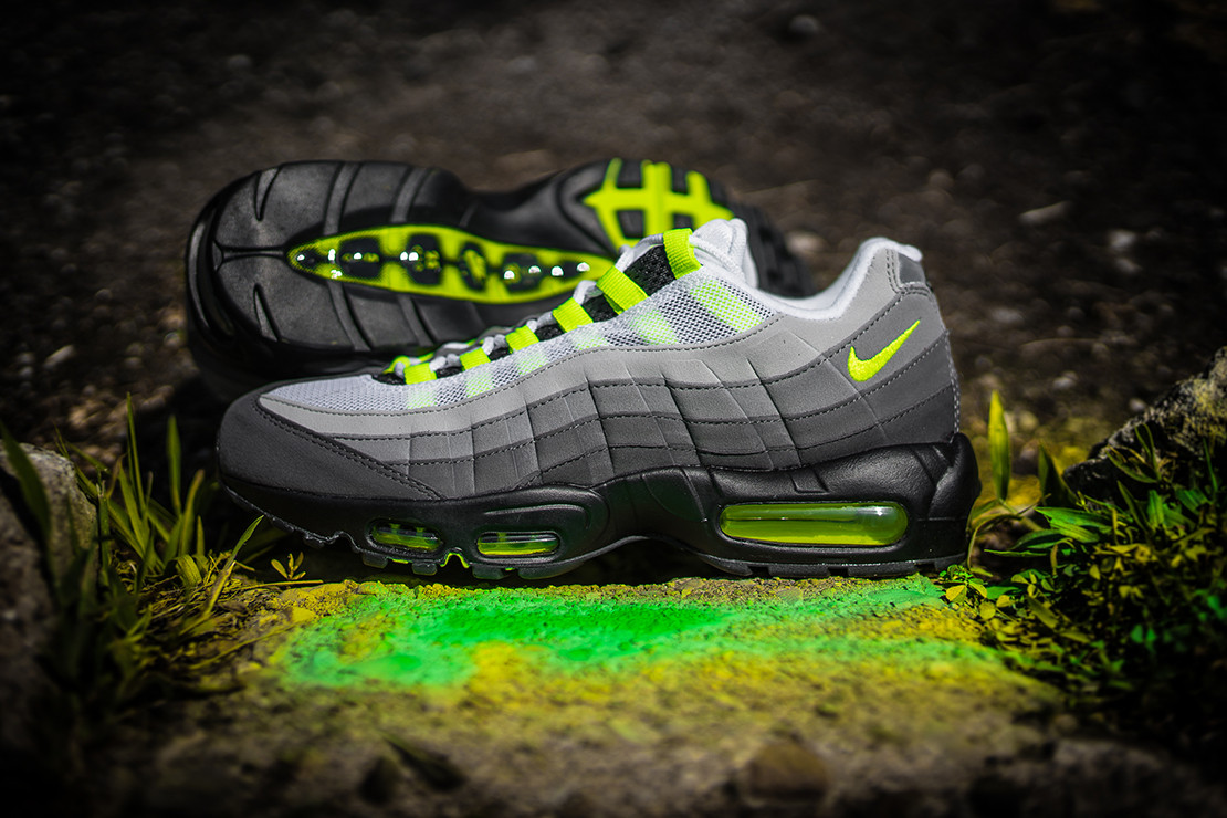 Nike,Air Max 95,CT1689-001,发售  能 “单换宝马” 的狠鞋来了！Air Max 95 Neon 下月发售